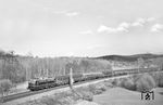 Ostersonntag 1959: E 10 109 vom Bw Heidelberg führt den D 503 (München - Hagen) bei Bruchsal. (29.03.1959) <i>Foto: Helmut Röth *</i>