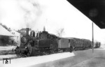 98 1029 vor P 9505 im Bahnhof Landsberg am Lech. (06.03.1951) <i>Foto: Carl Bellingrodt</i>