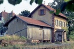 Empfangsgebäude des ehemaligen Bahnhofs Fahrenbach an der stillgelegten Schmalspurbahn Mosbach - Mudau. (08.09.1973) <i>Foto: Oskar Bär</i>