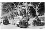 Hochbetrieb in der Umladehalle des Güterbahnhofs Köln Kalk-Nord. (1938) <i>Foto: RVM</i>