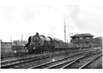 Die belgische 4555 verlässt vor Pullman-Luxuszug L 175 (Köln - Oostende) den Aachener Hauptbahnhof. (1931) <i>Foto: DLA Darmstadt</i>