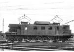 Die ursprünglich als preußische EP 251 nach Schlesien gelieferte E 50 51 wurde 1929 zur RBD Magdeburg umstationiert. Aufnahme vermutlich im Bw Halle. (1936) <i>Foto: Rudolf Kallmünzer</i>