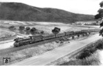 10 001 vor D 173 im Werratal bei Albungen. (03.09.1958) <i>Foto: Carl Bellingrodt</i>