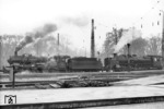 18 113 + 39 203 warten im Stuttgarter Hauptbahnhof auf Ausfahrt. (1935) <i>Foto: RVM (Ulmer)</i>