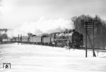 39 030 vom Bw Stuttgart Hbf mit einem Eilzug zum Bodensee im Rohrer Wald bei Stuttgart. (1937) <i>Foto: RVM (Ulmer)</i>
