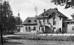 Das Empfangsgebäude von Marklissa (heute poln. Leśna) an der Bahnstrecke von Lauban in Schlesien.  (1928) <i>Foto: RVM</i>