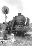 39 121 mit einem Schnellzug auf der Gäubahn zwischen Stuttgart-Heslach und Vaihingen. (1950) <i>Foto: Slg. Eisenbahnstiftung</i>