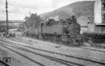Die badische VI b (hier 75 289) bestimmte über Jahrzehnte das Bild der Rangierloks im alten Heidelberger Hauptbahnhof. (05.07.1950) <i>Foto: A.E.Durrant</i>