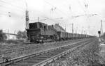 94 1199 schiebt einen Güterzug in Aschaffenburg nach. (02.09.1957) <i>Foto: A.E.Durrant</i>