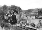 94 1643 vom Bw Ratingen-West auf der Angertalbahn nahe Hofermühle, die maßgeblich bis heute zur Bedienung der großen Kalksteinbrüche um Wülfrath dient. (22.06.1938) <i>Foto: DLA Darmstadt</i>