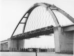 Brückenbelastungsprobe der neuen Fehmarnsundbrücke mit 6 Lokomotiven der Baureihe 50 und 3 Maschinen der Baureihe 44. (06.04.1963) <i>Foto: Walter Hollnagel</i>