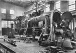 Reparaturarbeiten an 57 3222 im Bw Düsseldorf-Derendorf. Vier Jahre später wurde sie als Kriegsverlust ausgemustert. (24.03.1939) <i>Foto: RVM (Eckler)</i>