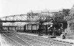 Lok 5 der Lübeck-Büchener Eisenbahn (baugleich einer pr. S 5.2) verlässt mit einem Samstags-Bäderzug nach Travemünde den Bahnhof Hamburg Hbf.  (10.08.1926) <i>Foto: Werner Hubert</i>