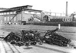 Teile eines abgeschossenen alliierten Flugzeugs im Bw Düsseldorf-Derendorf. (1944) <i>Foto: RVM (Eckler)</i>