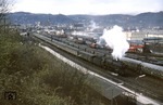 01 059 verlässt vor E 553 nach Köln den Trierer Hauptbahnhof. (27.03.1967) <i>Foto: C. Gammell</i>