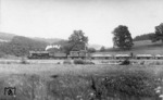 57 3332 mit einem Sandzug bei Kierspe zwischen Brügge und Meinerzhagen. (19.08.1939) <i>Foto: RVM-Filmstelle Berlin</i>