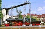 52 4867 der Historischen Eisenbahn Frankfurt ergänzt ihre Wasservorräte im Bw Nürnberg 1. (22.09.1985) <i>Foto: Wolfgang Bügel</i>