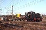270 054-0 (V 20 054) mit einem Arbeitszug am Abzweig Rotes Kreuz bei Ludwigshafen.  (06.03.1978) <i>Foto: Peter Schiffer</i>