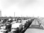 Hochbetrieb mit Rüstungsgütern auf einem russischen Bahnhof.  (1943) <i>Foto: RVM (Ittenbach)</i>