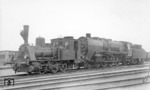 Begegnung zweier Lokgenerationen: 89 8061 (Henschel, Bj. 1904) und 03 082 (Henschel, Bj. 1932) - ohne Vorwärmer ! - im Bw Rostock. (15.08.1934) <i>Foto: DLA Darmstadt</i>