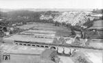 Blick von der Rudelsburg (zwischen Bad Kösen und Großheringen) auf den vorbeifahrenden D 32 mit 39 015 vom Bw Erfurt P. (18.07.1936) <i>Foto: DLA Darmstadt</i>