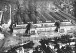 Leipzig Hauptbahnhof ist mit einer Grundfläche von 83.640 Quadratmetern der flächenmäßig größte Kopfbahnhof Europas. Seine Fassade, die Richtung Innenstadt zeigt, ist 298 Meter breit. (1932) <i>Foto: RVM</i>