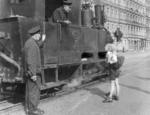 Zug der Breslau–Trebnitz–Prausnitzer Kleinbahn AG am Bahnhof Odertor in Breslau. (1937) <i>Foto: RVM</i>