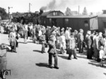 Berufsverkehr auf einem unbekannten Berliner Vorortbahnhof. (1939) <i>Foto: RVM (Ittenbach)</i>