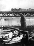 Eine preußische P 8 (Baureihe 38.10) auf der Berliner Stadtbahn nahe des Humboldthafens. (1930) <i>Foto: RVM</i>