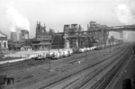 Blick auf das längst nicht mehr existierende Hüttenwerk "Schalker Verein" in Gelsenkirchen. (1959) <i>Foto: Willi Marotz</i>
