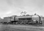 Nach der Besetzung Polens gingen 54 Loks der Baureihe Pt 31 in deutschen Besitz über. Eine dieser Maschinen - nach dem Umzeichnungsplan von 1942 mittlerweile als Baureihe 19.1 eingeordnet -  weilte 1942 zu Versuchszwecken bei der Lokversuchsanstalt (LVA) Berlin-Grunewald. (1942) <i>Foto: Hermann Maey</i>