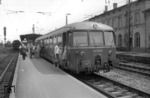 Reger Reisendenverkehr am ETA 150 615 nach Dortmund Marten-Süd am Bahnsteig in Unna. Links wartet 78 234.  (24.08.1965) <i>Foto: Willi Marotz</i>