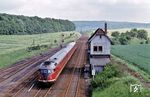 Der E 3532 erreicht Lutter am Barenberge. Bahnhof und Stellwerk existieren heute nicht mehr. (28.05.1981) <i>Foto: Dorothee Hager</i>