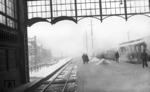 Winterliche Stimmung im Bahnhof Hamburg-Altona.  (02.1935) <i>Foto: Walter Hollnagel</i>