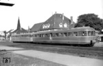 VT 1031 der Westfälischen Landeseisenbahn (WLE) im Bahnhof Neubeckum. (19.08.1966) <i>Foto: Wolfgang Bügel</i>