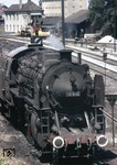 18 612 wurde von der DB aus Lok 18 520 umgebaut. 18 612 wurde erhalten und befindet sich heute im Deutschen Dampflok-Museum (DDM) in Neuenmarkt-Wirsberg. Das Bild zeigt sie kurz vor ihrer Außerdienststellung im Bw Kempten. (07.1964) <i>Foto: Oskar Bär</i>