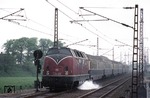 V 200 076 führt den "Rheingoldzug" bei Oberhausen-Sterkrade. (05.1966) <i>Foto: H.D.Kremer</i>