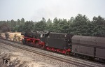 043 364 (44 1364) war am 06. April 1960 auf Ölhauptfeuerung umgebaut worden und eine der letzten Dampfloks, die beim Bw Rheine bis zum 27.10.1977 in Dienst standen. Hier beördert sie kurz nach einer L0-Ausbesserung im Aw Braunschweig den leeren Gag 69657 bei Meppen. (29.08.1973) <i>Foto: Wolfgang Bügel</i>