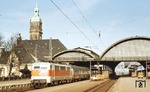 Die in den S-Bahnfarben lackierte 111 140-0 von einem Nahverkehrszug nach Mönchengladbach in Krefeld Hbf. (25.03.1982) <i>Foto: Peter Schiffer</i>