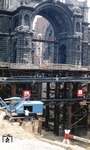 Sicherung der Mittelhalle des Nürnberger Hauptbahnhofs während des U-Bahnbaus. (17.09.1971) <i>Foto: Oskar Bär</i>