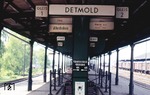 Alter Zugzielanzeiger auf dem Bahnsteig Gleis 1/2 in Detmold. (Datum unbekannt) <i>Foto: Oskar Bär</i>