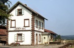 Der Bahnhof Limbach an der ehemaligen meterspurigen Schmalspurbahn Mosbach - Mudau. (08.09.1973) <i>Foto: Oskar Bär</i>