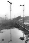 Stimmungsvolle Aufnahme mit einer pr. T 14 (Baureihe 93) in Snamenka in der Ukraine. Die Stimmung täuscht allerdings, da der morgendliche Nebeldunst auf die Rauchschwaden eines gerade erfolgten Luftangriffs zurückgehen. (1943) <i>Foto: RVM (Hollnagel)</i>