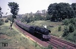 03 0077 (03 1077) vor D 813 bei Fürstenberg/Mark. Die nahe russische Kaserne hätte anschließend fast zum Filmverlust durch die Volkspolizei geführt.... (05.06.1979) <i>Foto: Joachim Bügel</i>