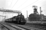 78 252 (Bw Essen Hbf) vor der Kulisse der Zeche Alma in Gelsenkirchen. (03.08.1962) <i>Foto: Willi Marotz</i>