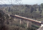 Eigentlich erwartete der Fotograf den nur in drei Exemplaren gebauten 403, es erschien als Ersatzzug lediglich eine 103 vor IC 182 "Hermes" (München - Bremen) auf der Möhrenbachbrücke bei Treuchtlingen. (04.05.1978) <i>Foto: Peter Schiffer</i>
