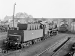 50 1431 (Bw Dortmunderfeld) in ihrem Heimat-Bw. Davor steht 55 5041, links eine pr. P 8. (1952) <i>Foto: Willi Marotz</i>