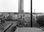 Blick in das Bw Dortmund-Dortmunderfeld mit 50 1431 (links), davor 55 5041, 78 207 (rechts oben) und 50 1015 (rechts). (1952) <i>Foto: Willi Marotz</i>