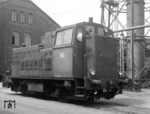 Die Baureihe V 45 entstammt ursprünglich einer Lieferung aus Frankreich, die 1956 von den Eisenbahnen des Saarlandes bestellt wurden. Nachdem die Lokomotiven nach und nach im Rangierdienst durch die Baureihe 260 ersetzt wurden, verdienten sie sich ihr Gnadenbrot hauptsächlich in DB-Ausbesserungswerken, wie hier in Krefeld-Oppum. (06.08.1968) <i>Foto: Bernd Backhaus</i>