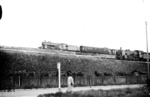 Eine württ. C (Baureihe 18.1) überholt eine pr. P 8 (Baureihe 38.10) an der Rosenstein Straße in Stuttgart. (1933) <i>Foto: RVM (Ulmer)</i>